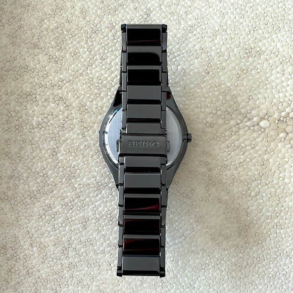 New! Vintage Seiko Solar Black Steel Watch w/Diamond Hour Markers - Picture 8 of 14
